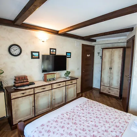 & External Bedroom Diana Baška